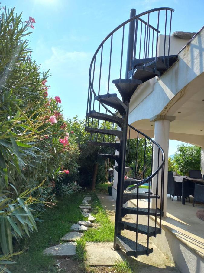 Afa Butrone Sarrola Apartment Bagian luar foto