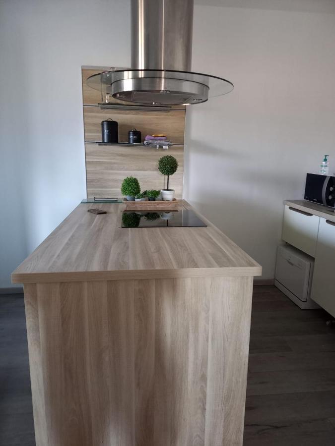 Afa Butrone Sarrola Apartment Bagian luar foto